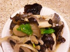 凉拌菇-老班长手工灌汤包老店(东山店)