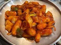 -山野的朋友露营炭火烤肉