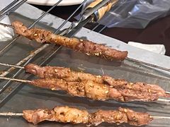 -三个大叔烤羊肉串·歌手驻唱·碳烤鲜肉(西三旗店)