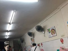 大堂-亮亮烧烤(积玉桥总店)