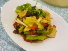 手撕羊肚-巴扎美食·新疆菜·西域歌舞表演餐厅(新疆大厦店)
