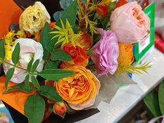 -何兮花店·气球派对鲜花店(马桥银春路万科城店)