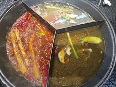 -渝里重庆火锅(航天城店)