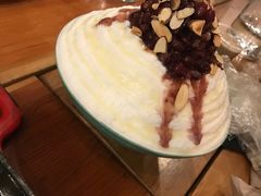 红豆牛奶冰沙-I HOLIC艾豪丽披萨(KKone店)