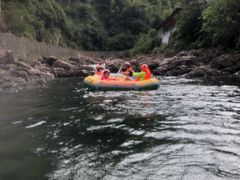-安吉龙王山峡谷漂流