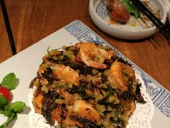 普洱茶香酥虾-云海肴·汽锅鸡·云南菜(天山百盛优客店)