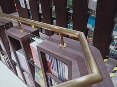 -钟书阁(群光广场店)