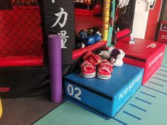 -KingBull私教健身&格斗订制(龙井商业中心店)
