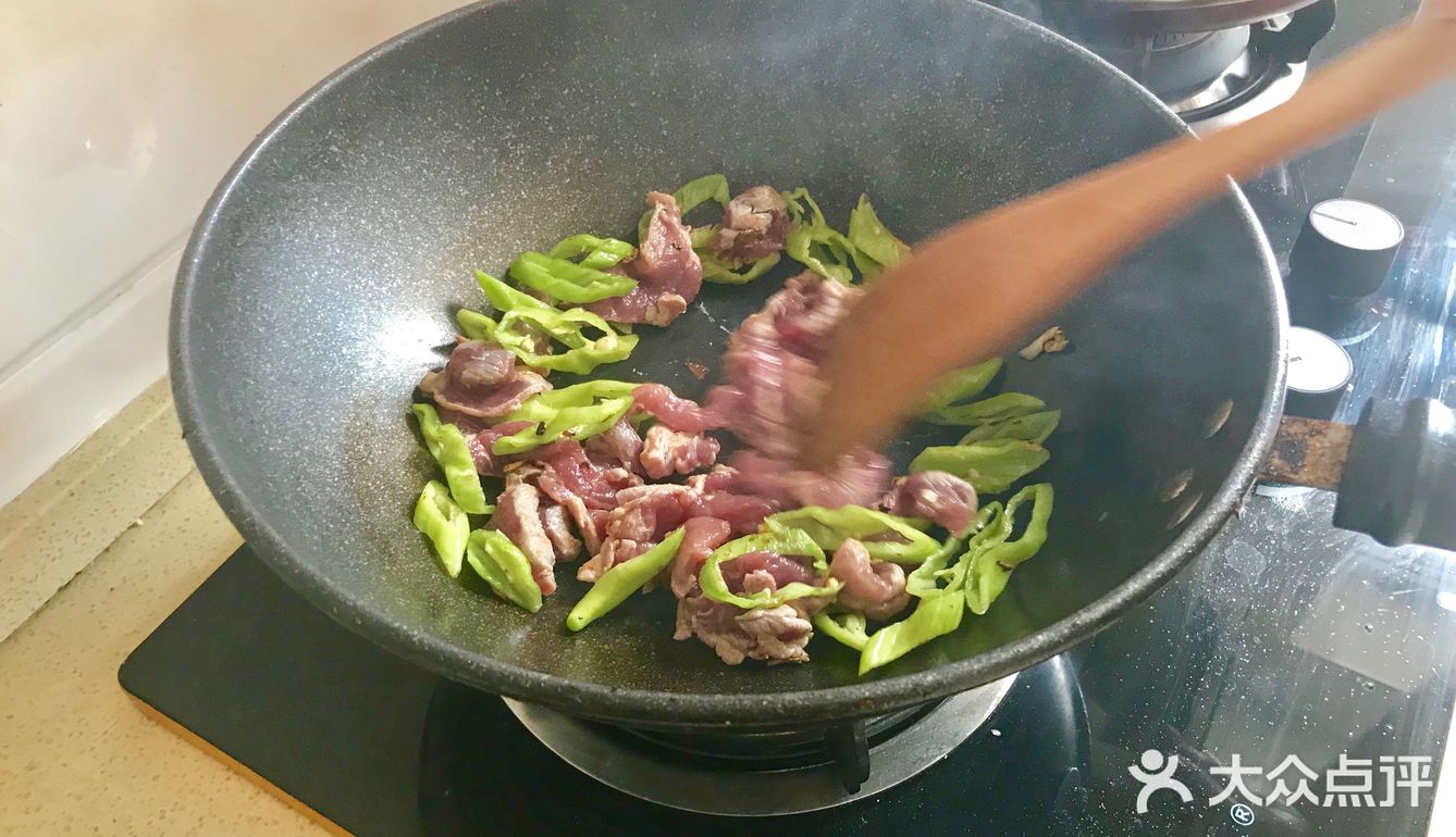 超好吃的日常家庭辣椒炒肉肉
