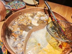 -洱火云南酸菜牛肉火锅(石景山当代商城店)