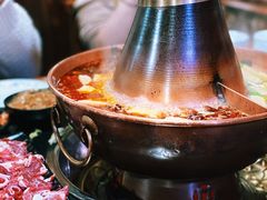 -果松木炭酸菜铜火锅·外婆参鸡汤