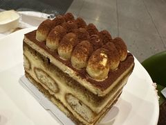 -星巴克臻选(深圳龙华红山天虹店)