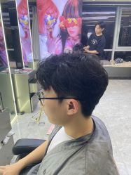 -藤野造型烫发染发