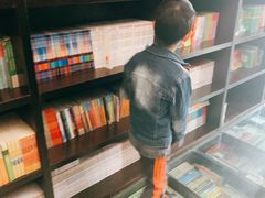 -钟书阁(松江泰晤士小镇店)