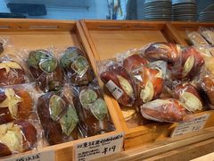-天井·丑面包搭咖啡