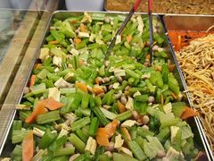 芹菜腐竹花生米-聚合鑫东北熏酱熟食麻辣面(长阳店)