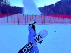 -亚布力新体委滑雪场