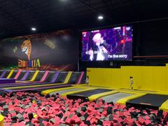 -嘿哟动霸CHUA·新潮玩运动娱乐中心·蹦床滑冰团建乐园