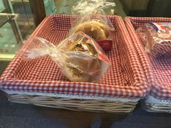-红宝石·鲜奶小方·海派西点房(金杨店)