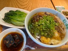 -呷佬·长沙手工米粉(金沙江路店)
