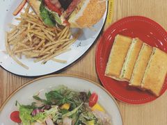 -HELLO 27 意面·沙拉·帕尼尼