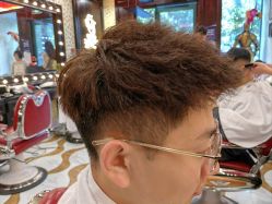 -东方先生国潮男士理发馆