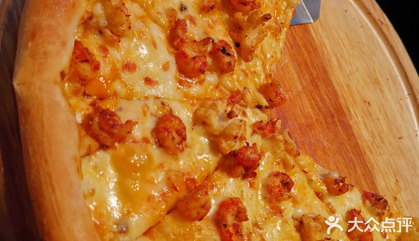 西典三楼最里面，就在孩子外班楼下