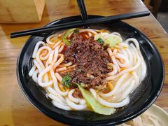 -丽虹云南过桥米线(兴工街店)