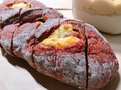红菜头芝士法包-PAPER STONE BAKERY(天环店)