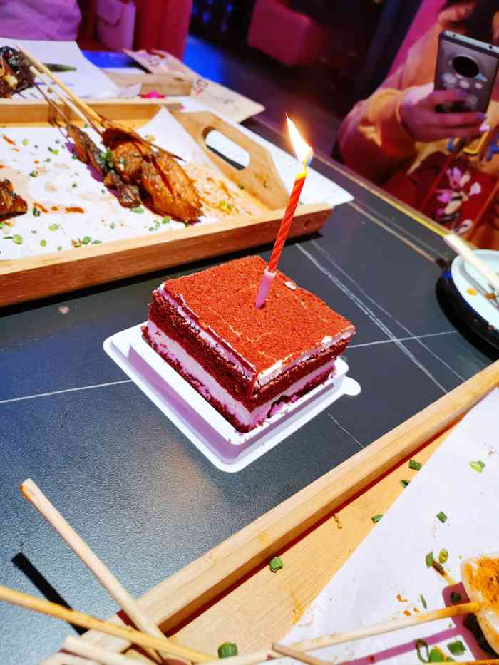 天野草莓(中山中路店)-"老公生日我去买了个天野草莓的蛋糕,看了半.