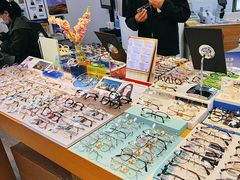 -天空之镜眼镜店蔡司依视路配镜授权零售店(望京颐堤港店)