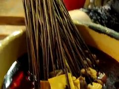 -拈签一笑黄牛肉辣卤串串