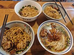 -矮子粉店1985·长沙米粉(湘春路店)