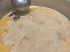 -洪氏嗨捞·猪肚鸡火锅(阳光天地店)