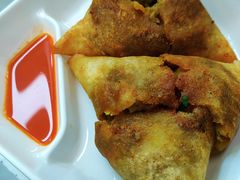 香脆咖喱角-缅华南国小食店