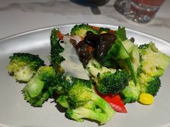 清炒时蔬-麻六记(新天地店)