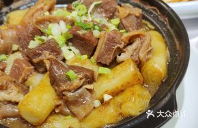 Stewed Beef Brisket with Rice Noodle in Clay Pot