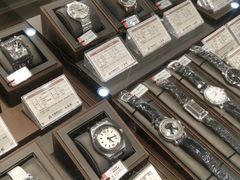 -华夏典当行(龙德广场店)