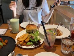 招牌牛肉汉堡-UPPER KITCHEN(延安路店)