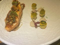 香煎三文鱼配番茄莎莎-AZUL by FUEL蓝色·法式酒馆(琶醍店)