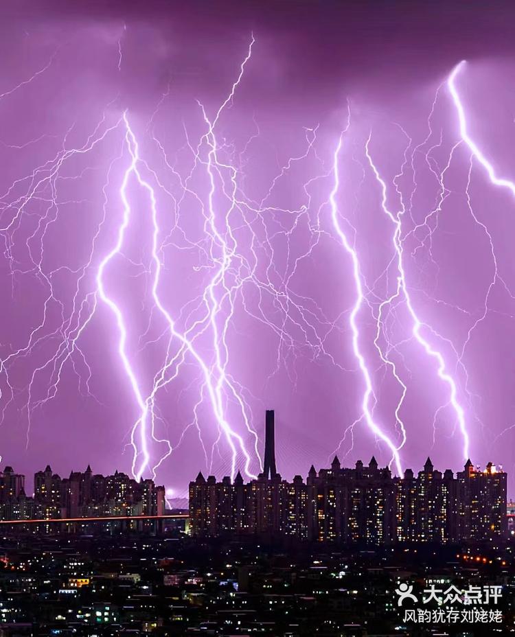 这是集体渡劫飞升了