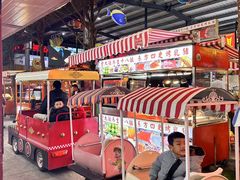 -三亚火车头万人海鲜广场