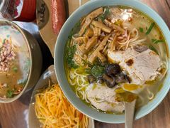 -亮亮面馆(经六路店)