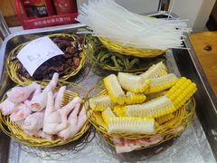-屯老二农家铁锅炖·行业领军者(梅江店)