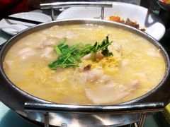 锅仔酸菜汆白肉-李连贵熏肉大饼(丰台南路地铁站店)