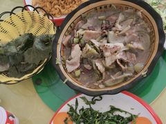 -华龙特色大骨鸡农家菜馆