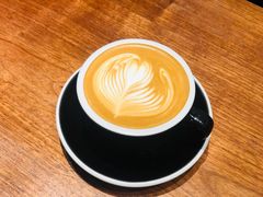 Latte-black rainbow coffee