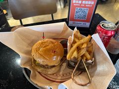 -BOURBON 玻本美式餐厅酒吧(虹桥新天地店)