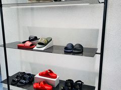 -文艺复兴百货(米兰大教堂广场店)