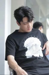 -一家只做男发烫染的店
